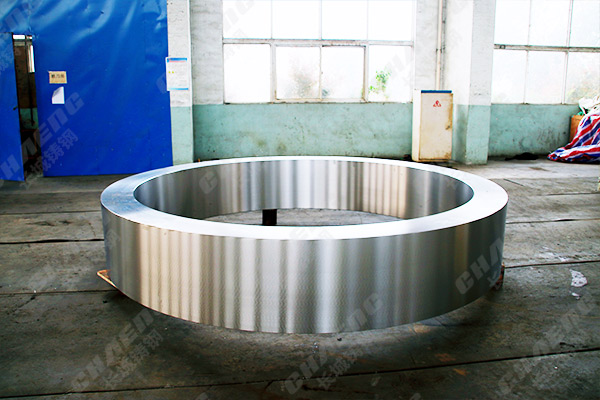 鑄鋼件加工廠是怎樣生產大型平臺鑄鋼件的？
